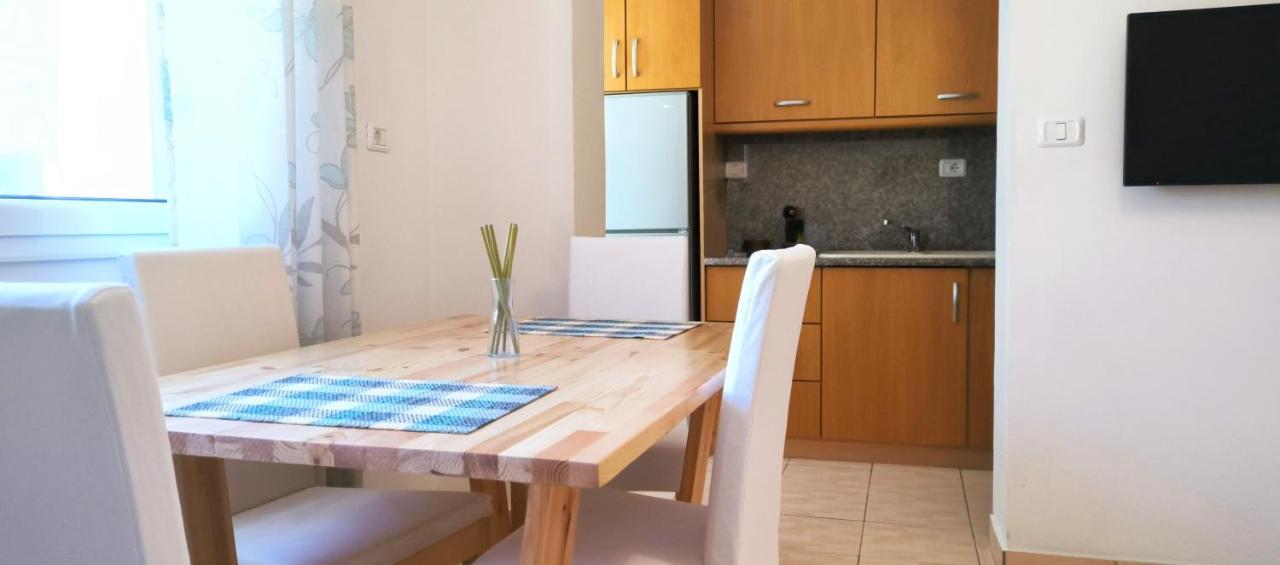 Central Apartment, Fully Equipped Himare Exterior photo